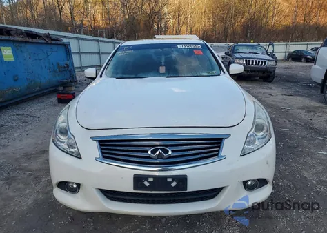 2015 Infiniti Q40 z USA, uszkodzony, nr VIN JN1CV6AR2FM650810